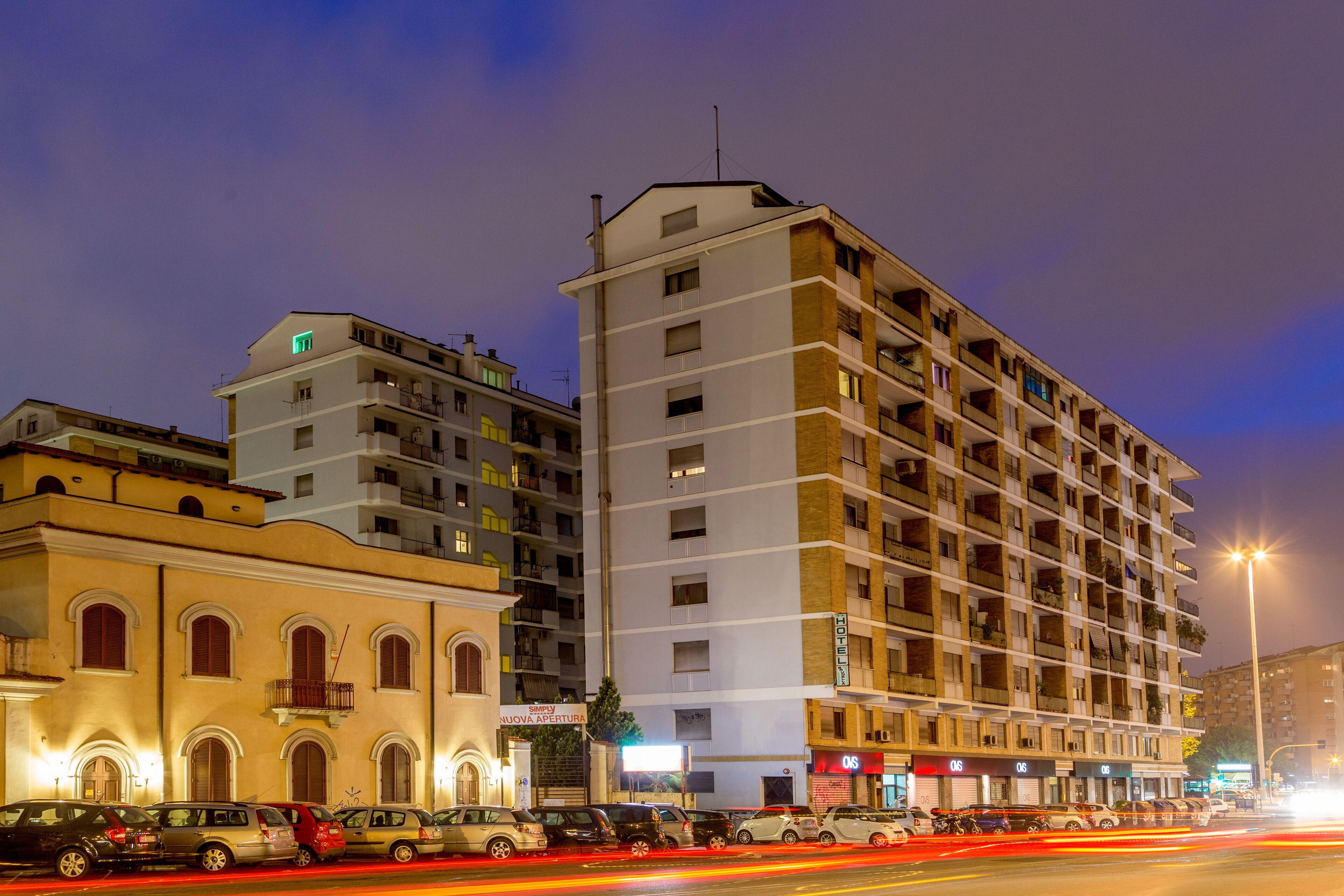 Radio Hotel — Foto 2